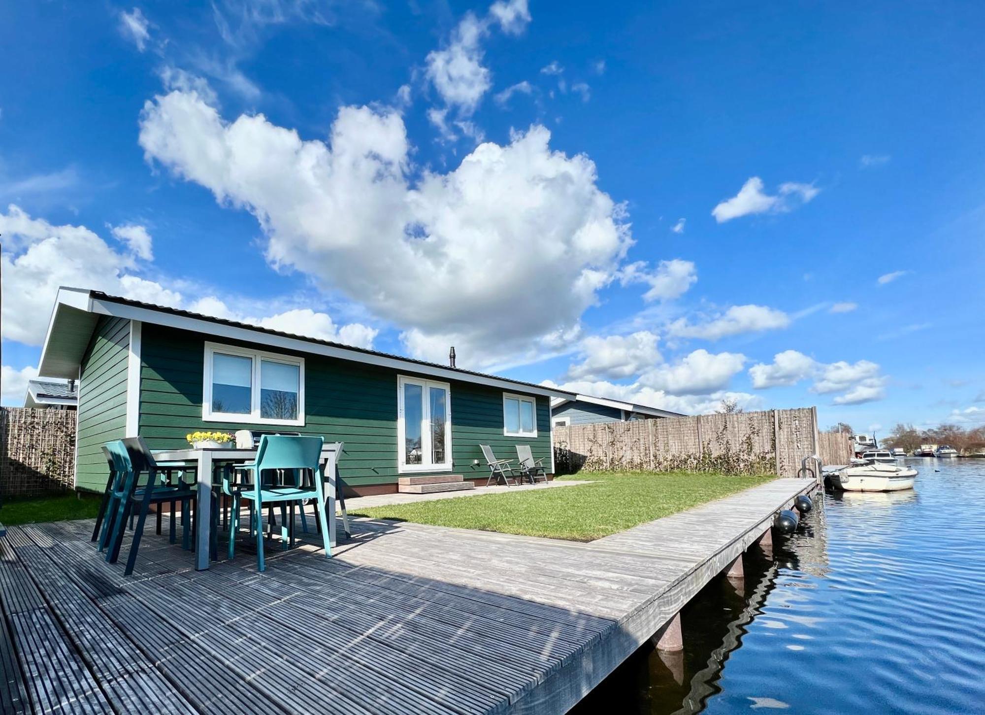 New - The Surf Shack - On A Lake Near Amsterdam! Vinkeveen Exterior foto