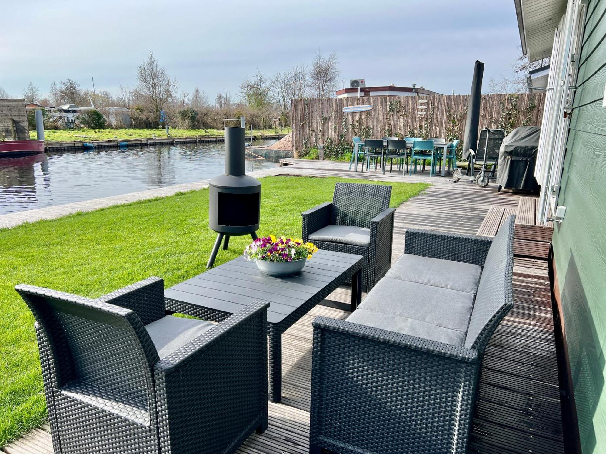 New - The Surf Shack - On A Lake Near Amsterdam! Vinkeveen Exterior foto