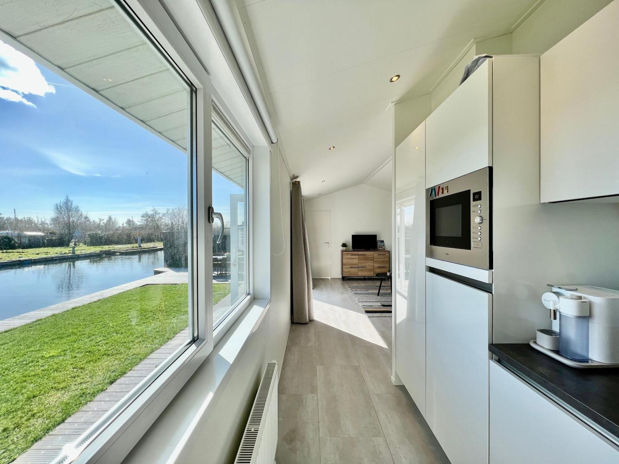 New - The Surf Shack - On A Lake Near Amsterdam! Vinkeveen Exterior foto